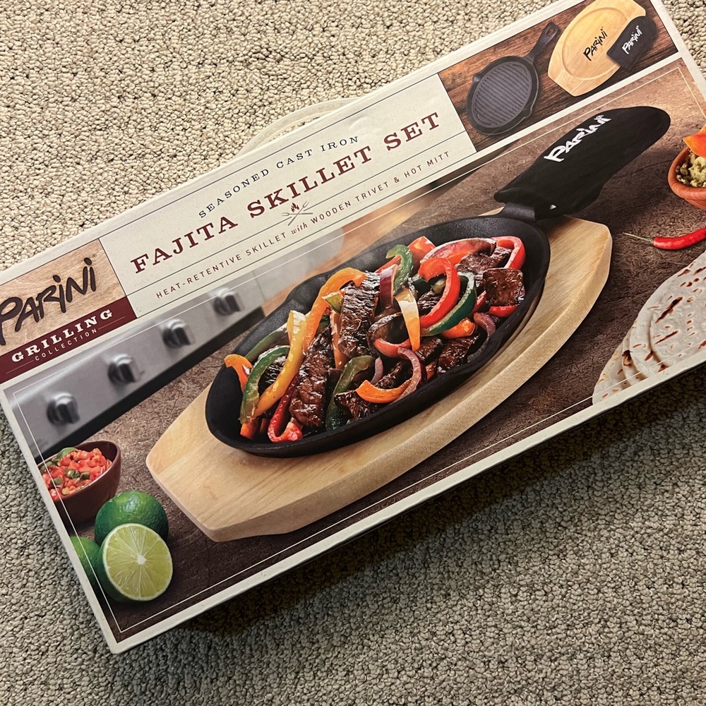 Black Cast Iron Fajita Skillet Set